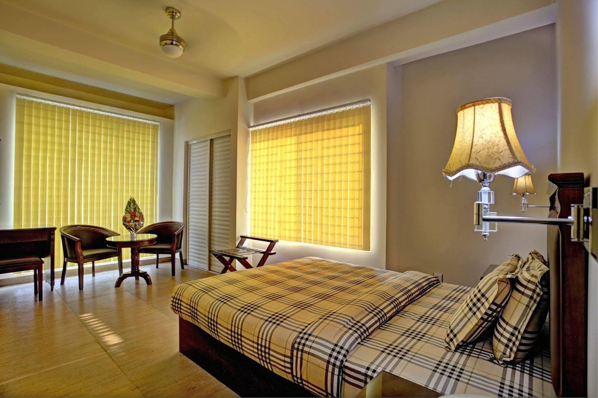 La Rose Hotel ซิลเฮติ ภายนอก รูปภาพ