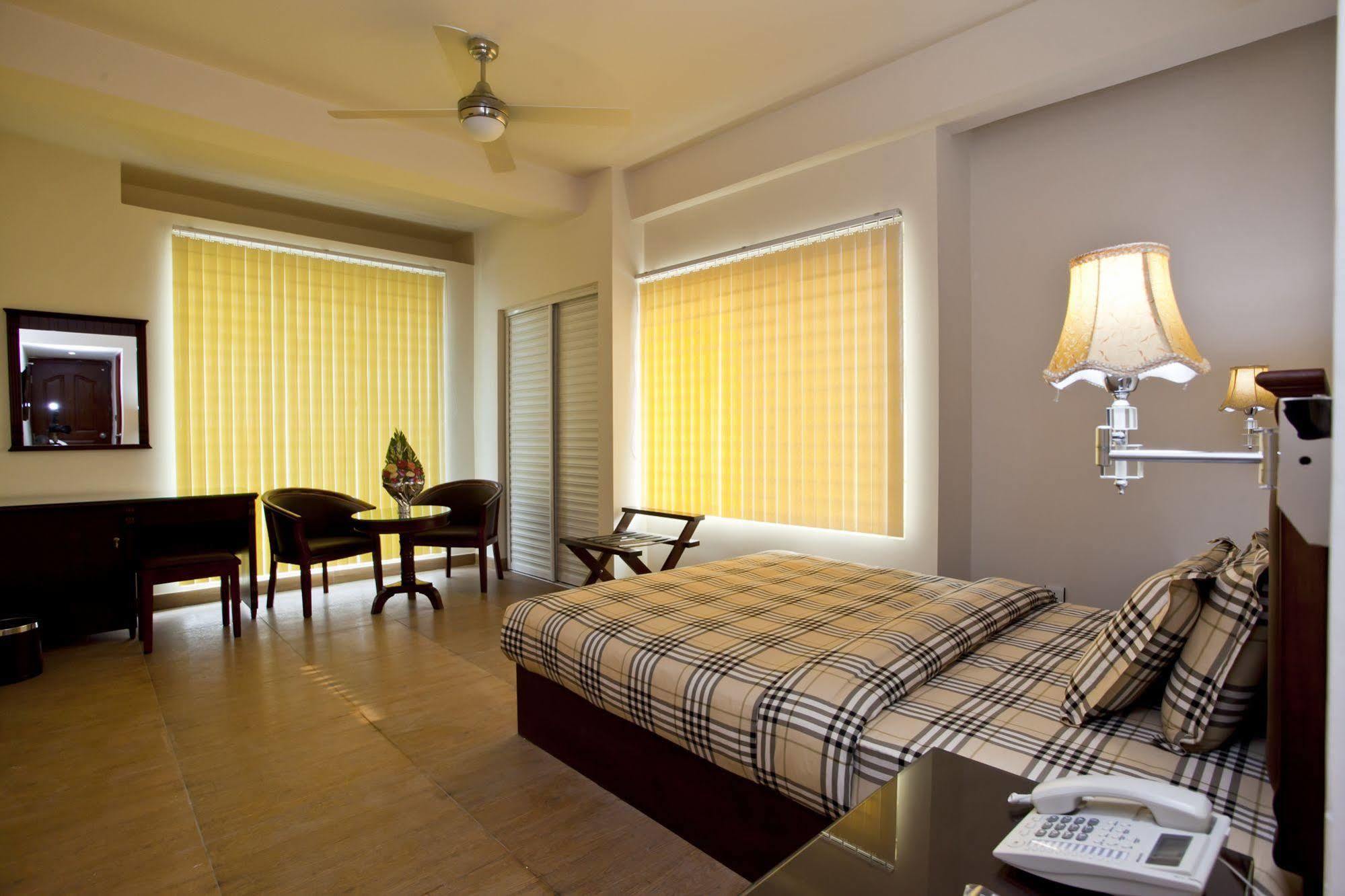 La Rose Hotel ซิลเฮติ ภายนอก รูปภาพ